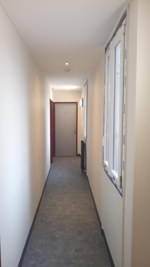 De La Perdrix Rouge 2* Paris