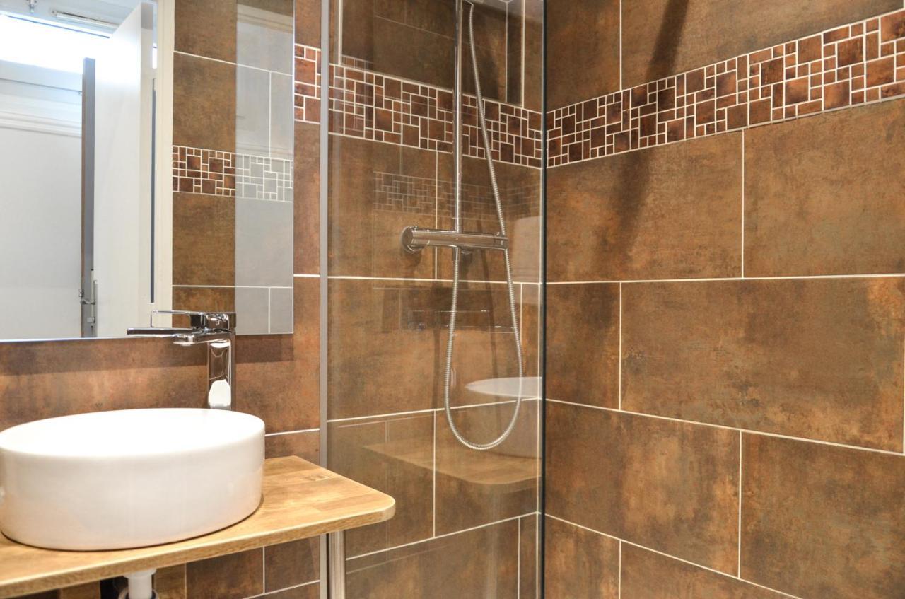 Hotel De La Perdrix Rouge 2*