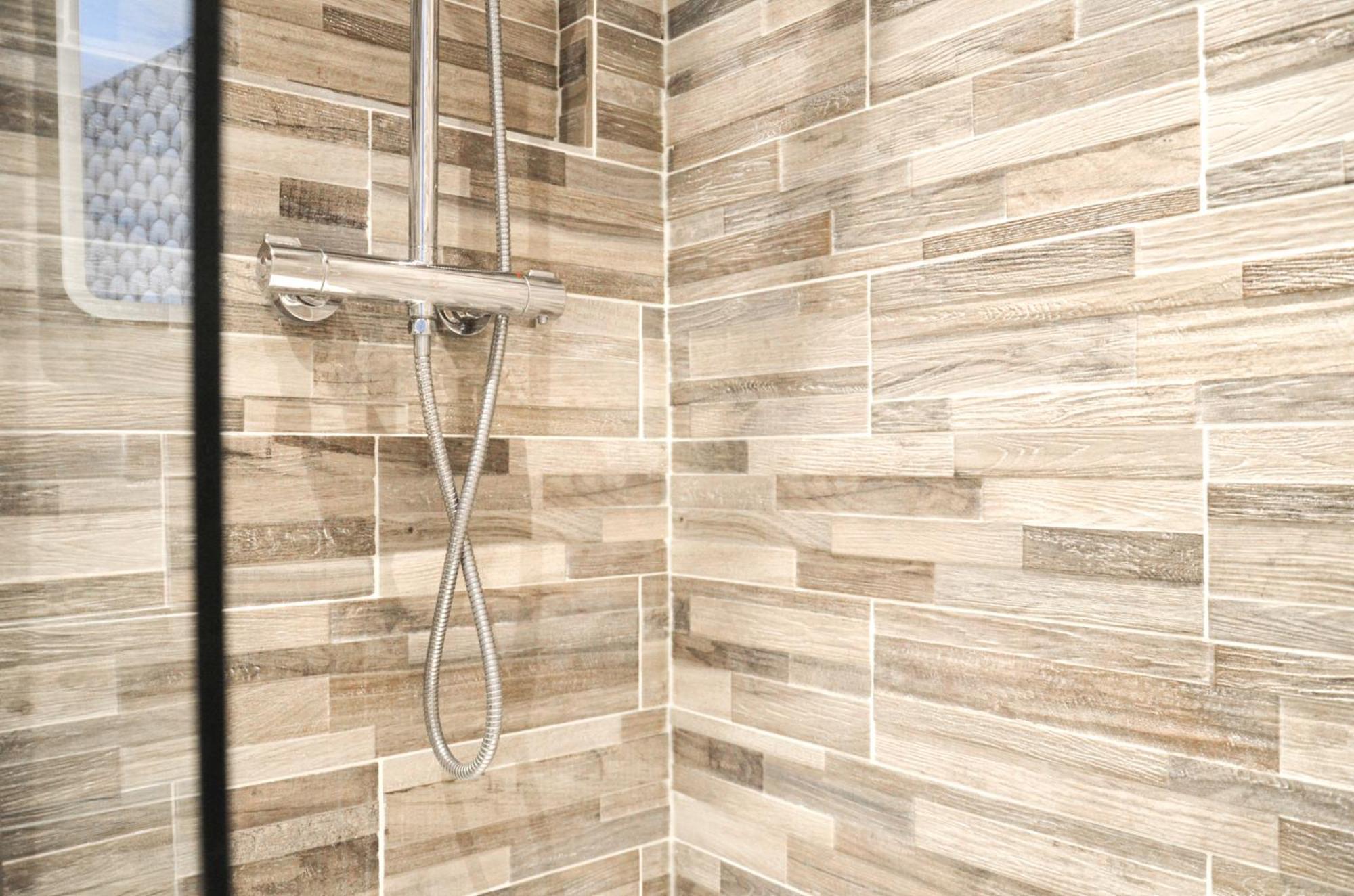 De La Perdrix Rouge Paris