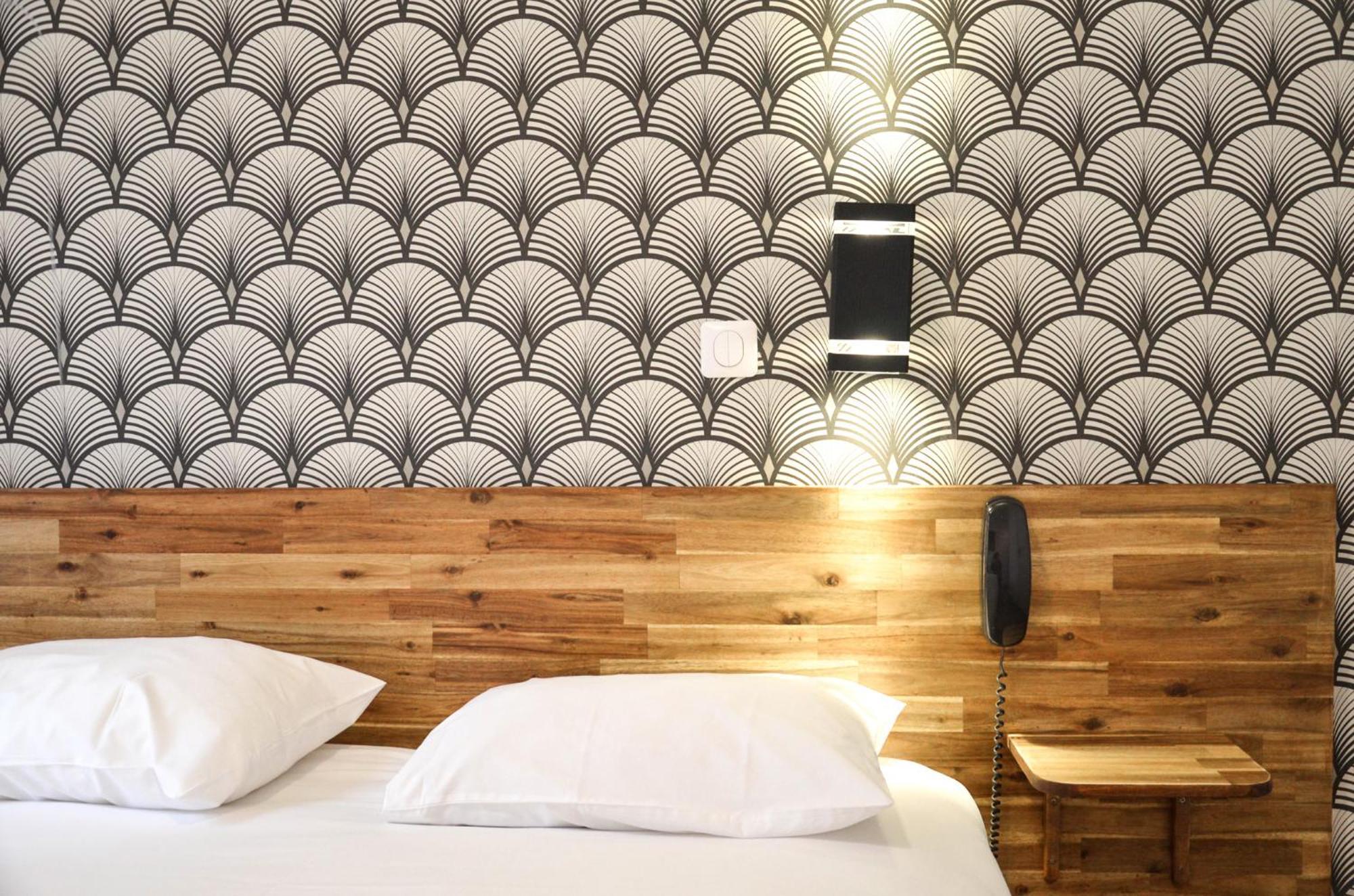 De La Perdrix Rouge Hotel Paris