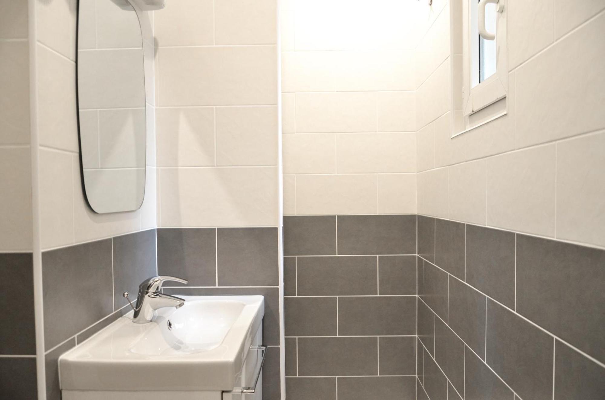 De La Perdrix Rouge Paris