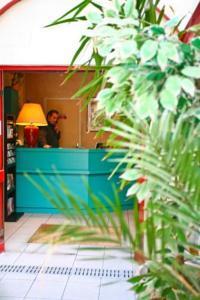 De La Perdrix Rouge Hotel Paris