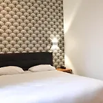 Hotel De La Perdrix Rouge