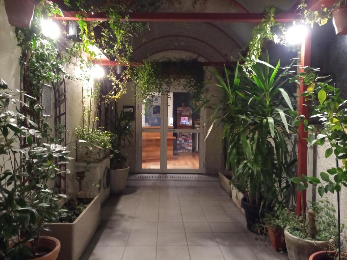 Hotel De La Perdrix Rouge Parigi