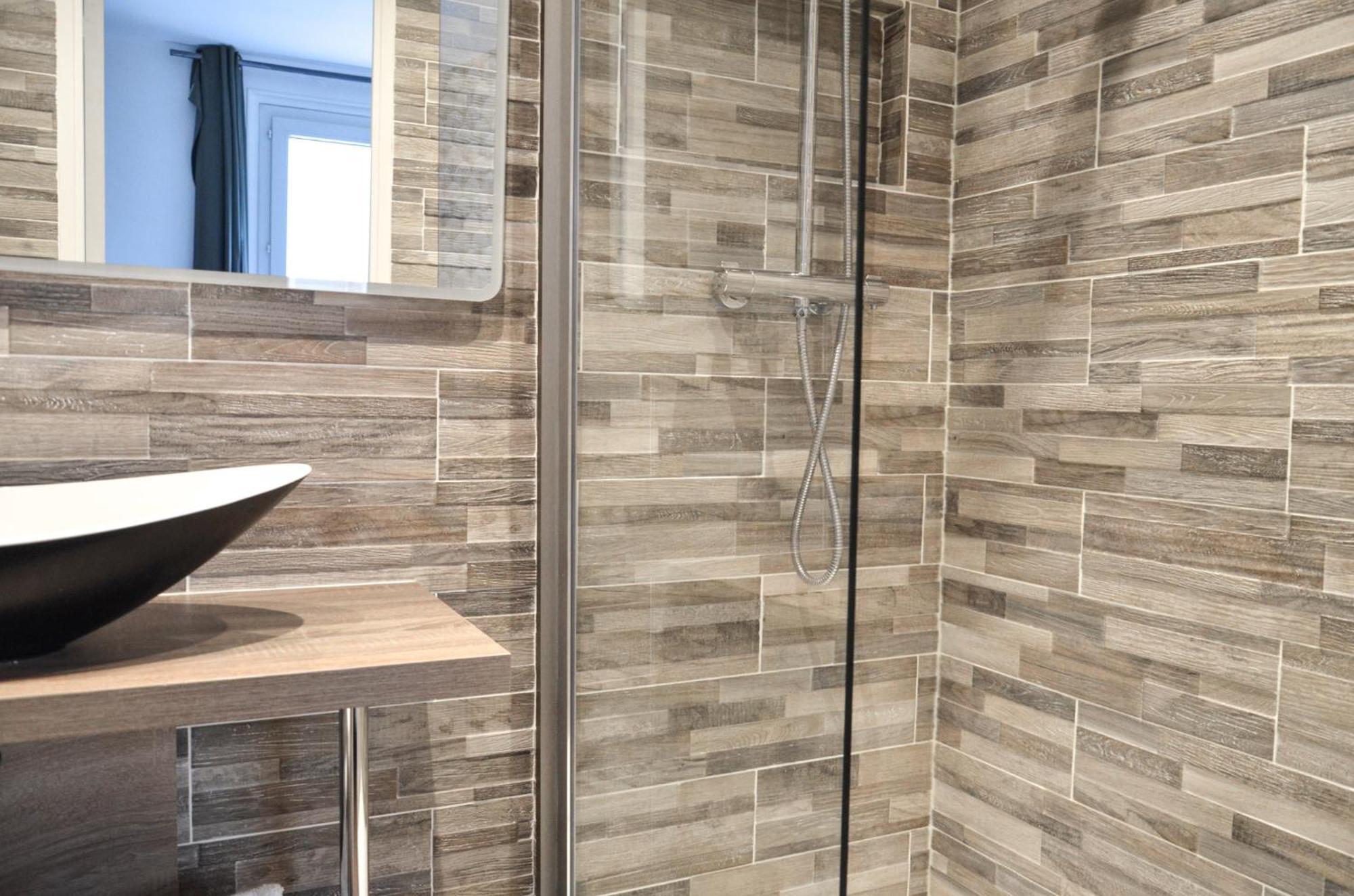 De La Perdrix Rouge 2*