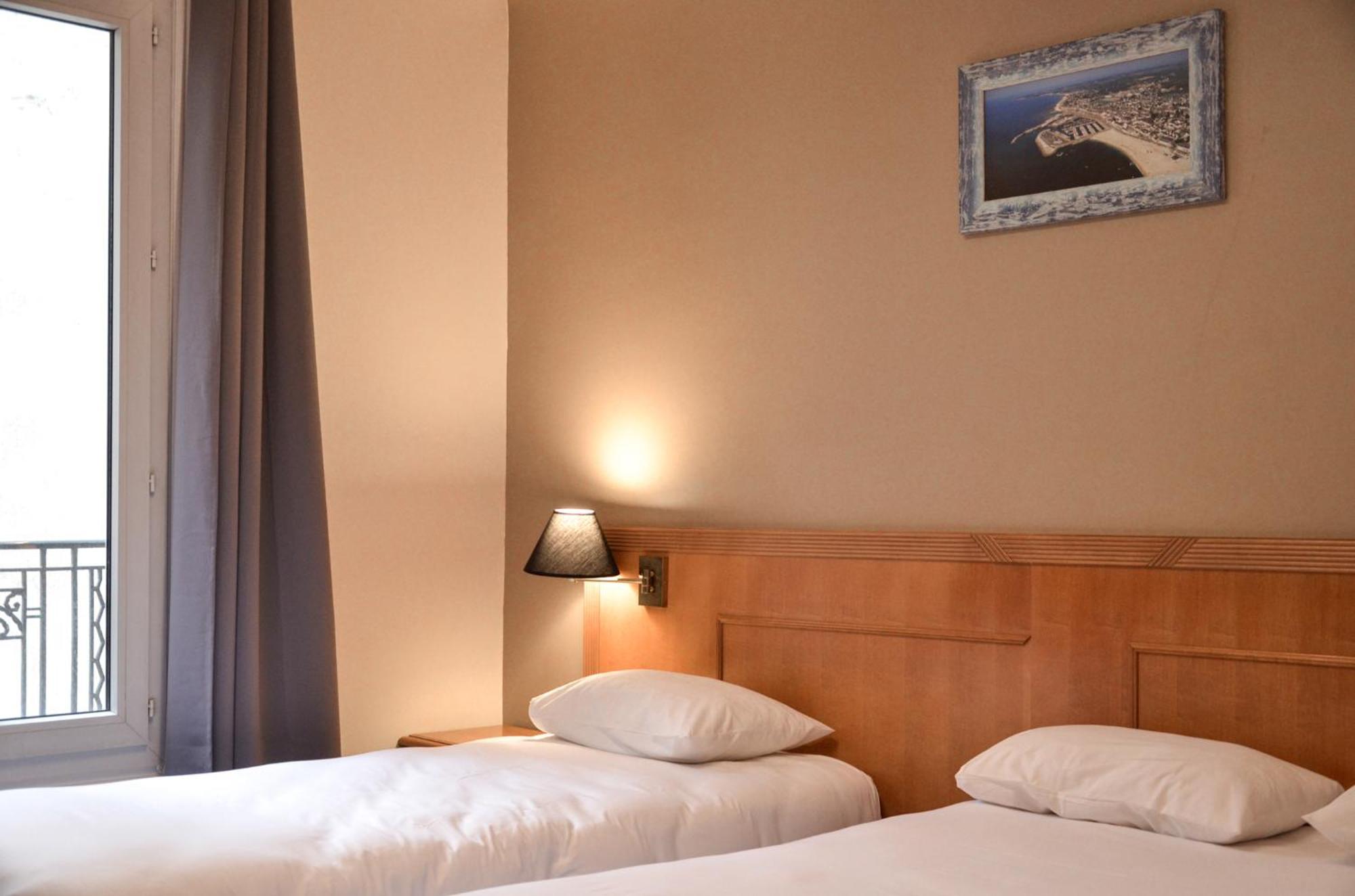 Hotel De La Perdrix Rouge Parigi