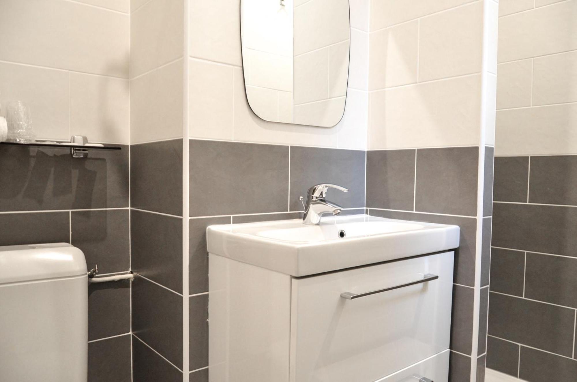 Hotel De La Perdrix Rouge 2*