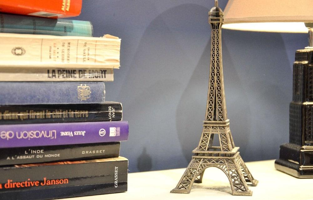 Hotel De La Perdrix Rouge Parigi