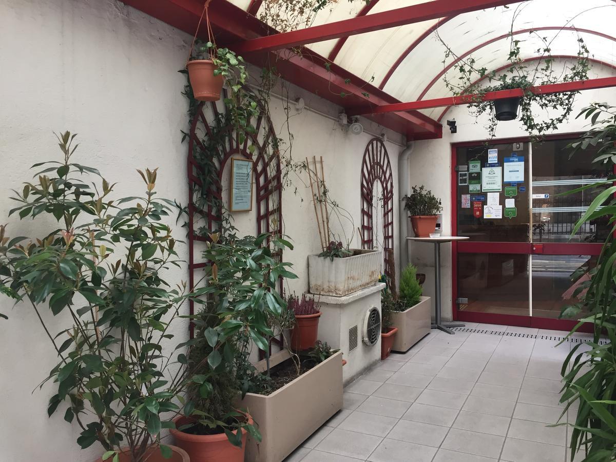 De La Perdrix Rouge 2*